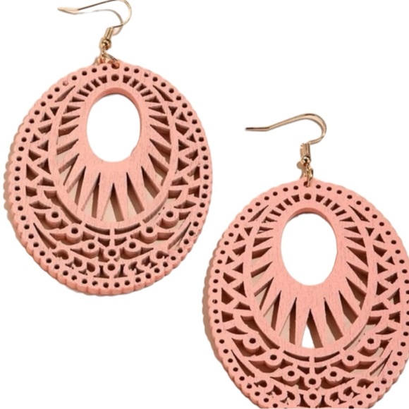 Pink Hollow Out Oval Drop Earrings - Picture 3 of 3